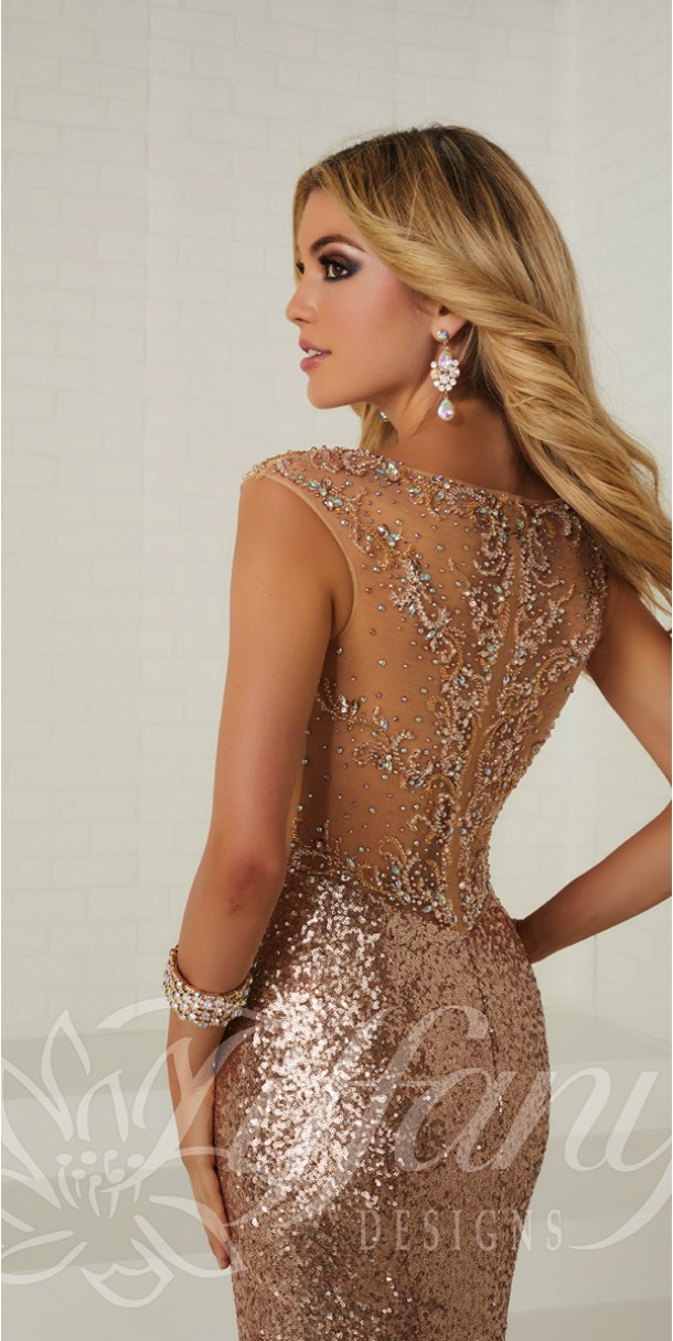 CHOOSING ACCESSORIES FOR YOUR PROM DRESS. Desktop Image